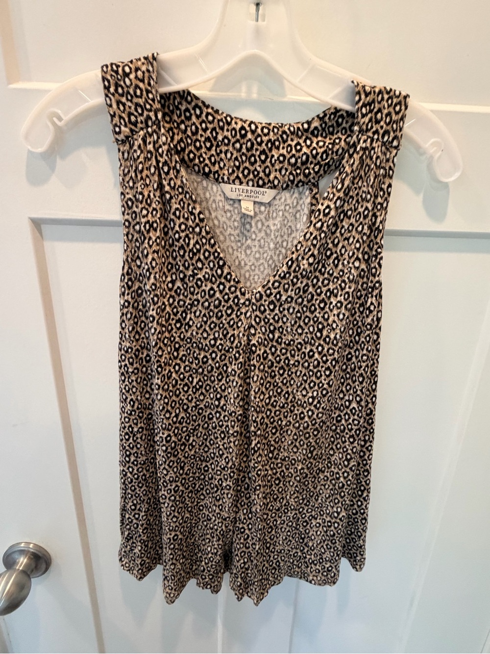 Liverpool Los Angeles Medium Leopard Print Sleeveless V Neck Stretch Knit Top